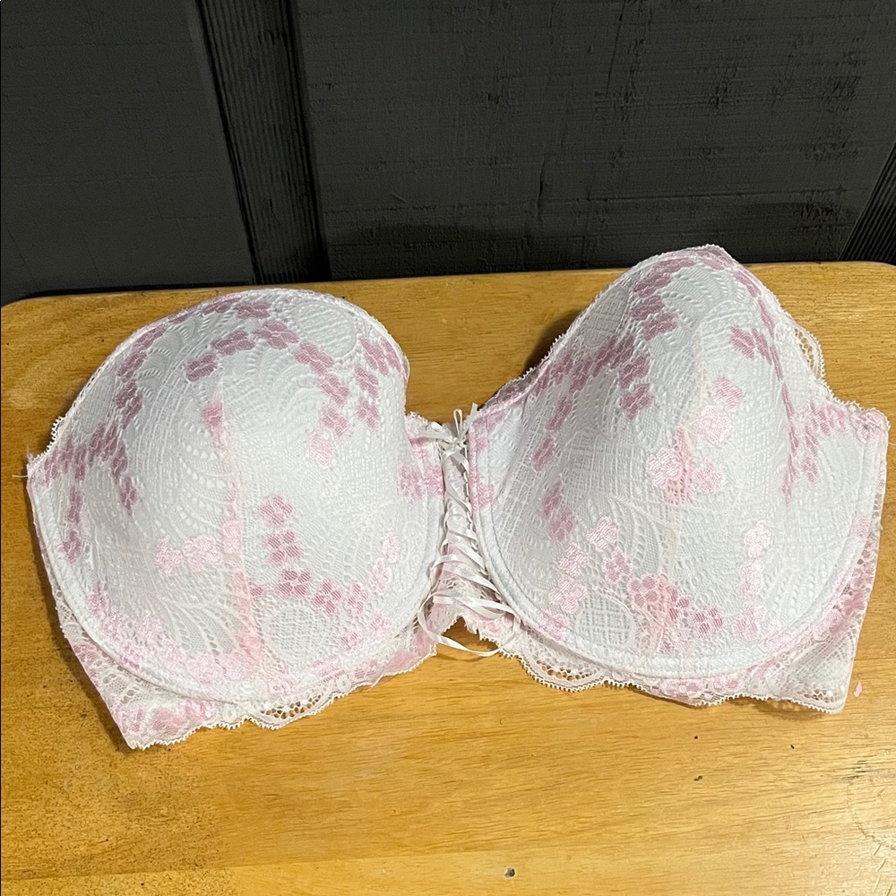 Elegant Lace Underwire Bra - Pink & White